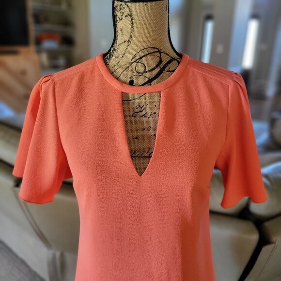 TRINA TURK Anderson Flutter Short Sleeves & Keyhole V-Neck Dress-US 2 - Picture 5 of 8